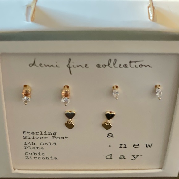 Stud Earrings Set, Sterling Silver & Cubic Zirconia β A New Day - Picture 4 of 15